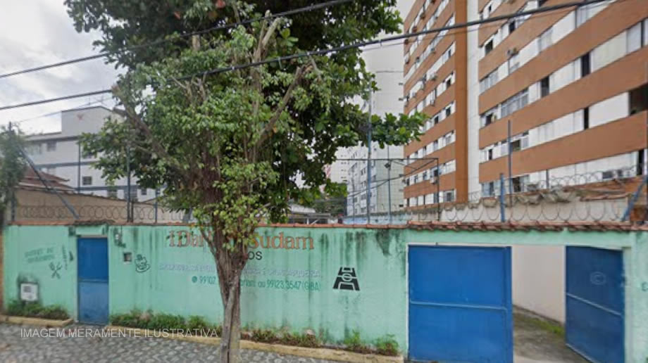Terreno com Área de 177,41m² (Construção) e 660,00m² (Terreno) em Santos/SP