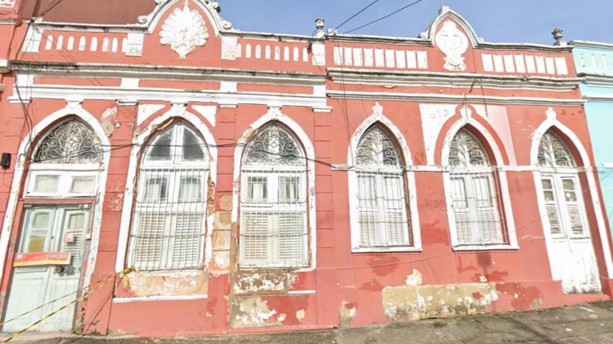 Casa com 304m² no Carmo em Olinda/PE