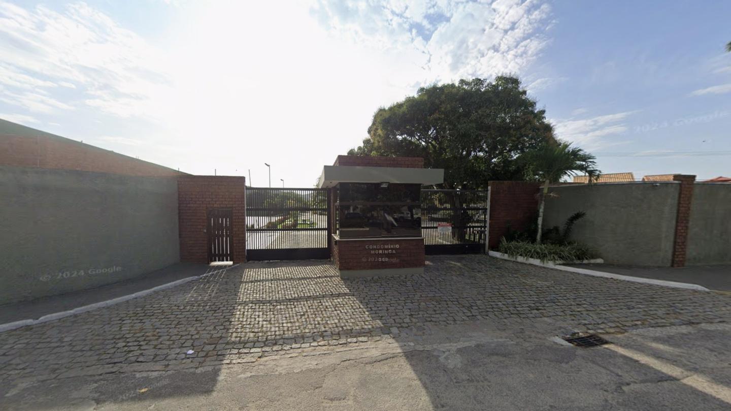 Loteamento “Condomínio Moringa”, situada na Avenida Nossa Senhora da Assunção, nº 300, São Bento, Cabo Frio/RJ.