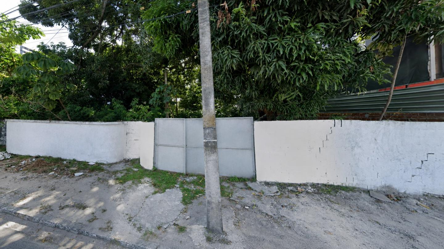 Terreno murado, com área de 1.878,80 m², situado na Rua Bom Pastor, nº 312, Iputinga, Recife/PE