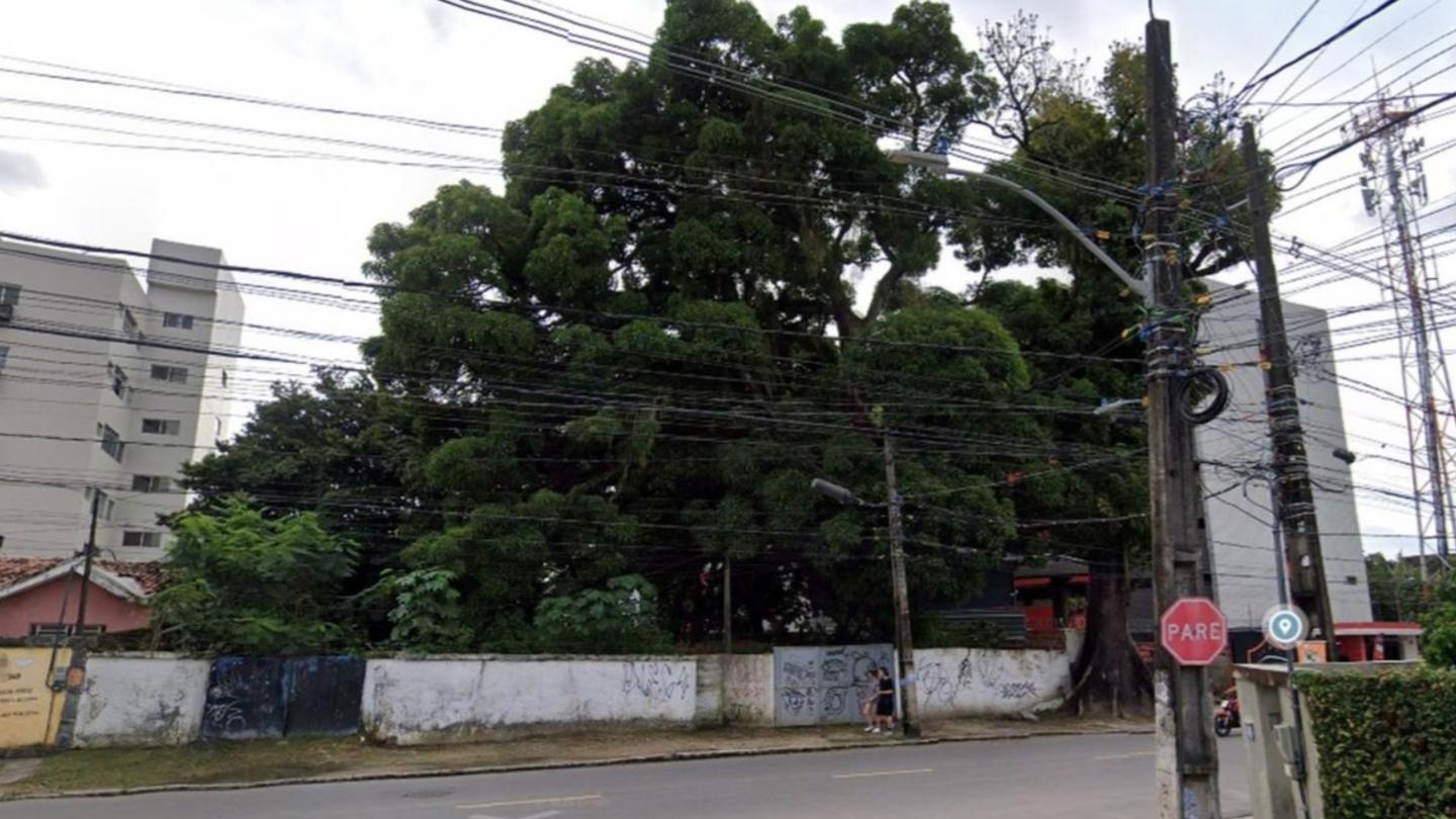 Terreno murado, com área de 1.878,80 m², situado na Rua Bom Pastor, nº 312, Iputinga, Recife/PE